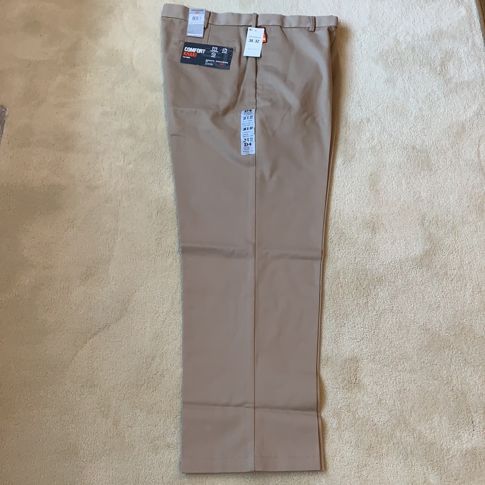 Docker Comfort Khaki D4 Relaxed Fit